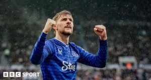 Será que a boa forma do Everton atrapalhará a disputa pelo título do Arsenal?