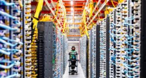 Data centers da Amazon atingidos e feridos em ataques de drones no Oriente Médio