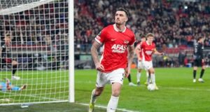 O AZ se recompensou no período final: Parrott deu a vitória ao time do ex-técnico do Feyenoord, Priske.