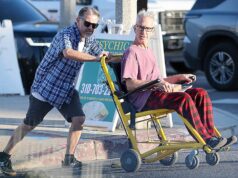 Andy Dick revelou no podcast que estava clinicamente morto após uma overdose em dezembro