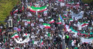 Especialistas debatem quem deveria liderar a oposição iraniana após mudança de regime