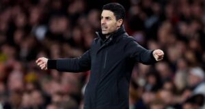 Andrea Berta faz ligação para contratar Pio Esposito após pedido de Mikel Arteta