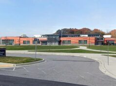 Um professor de matemática foi encontrado morto em uma sala de aula de uma escola primária de Baltimore.