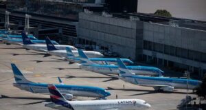 O Ministério das Relações Exteriores repatriou mais de 900 argentinos deslocados devido ao conflito no Oriente Médio.