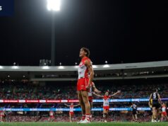 Charlie Curnow estrela no início da Rodada de Abertura da AFL