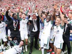 Campeonato: Reação dos dirigentes à extensão dos play-offs do campeonato da EFL