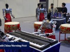 As universidades de Hong Kong apoiam visitas de estudo com tema de IA para atrair estudantes não locais.