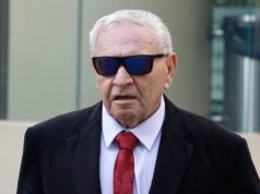 Barry Cable: O julgamento de abuso infantil do jogador de futebol em desgraça afirma que ele molestava meninas regularmente no spa