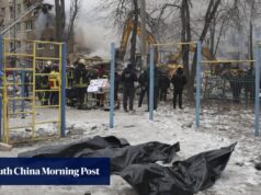 Tanto a Rússia como a Ucrânia reivindicam sucesso na linha da frente, enquanto as conversações lideradas pelos EUA permanecem num impasse.