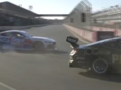 Caos de supercarros em Albert Park