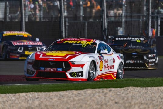 Kostecki venceu e encerrou a sequência de 12 corridas da Chevrolet