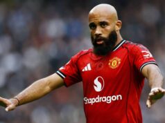 Carrick poderia colocar Mbemu no banco abrindo a nova contratação do Man Utd, Louis Saha