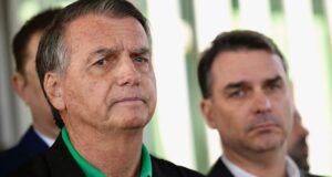 Preso ex-presidente brasileiro Jair Bolsonaro (70 anos) foi transferido para o hospital