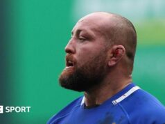 Tom Dunn: O Bathhawker assinou uma extensão de contrato com os campeões do Premier.