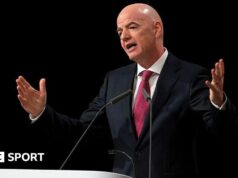 Jogadores de futebol que cobrem a boca deveriam ser expulsos – Gianni Infantino