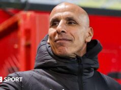 O técnico do Barrow, Dino Mamrea, deixou os lutadores da Ligue 2 após 28 dias no cargo.