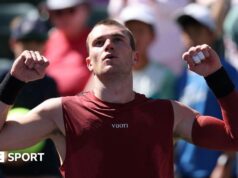 Jack Draper defende seu título de Indian Wells com uma largada vitoriosa.