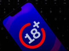 A Lei de Segurança Online para Crianças foi levada para casa em meio a preocupações com a liberdade de expressão e os direitos civis