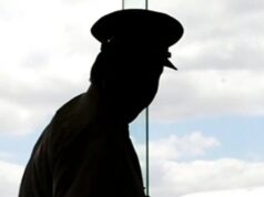 Piloto da BA é preso por ‘filmar sexo secretamente com 16 mulheres’ enquanto comissário de bordo chocado revela como ele foi preso