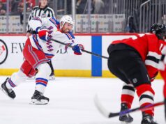 Vladislav Gavrikov mostra um gol surpresa para o Rangers