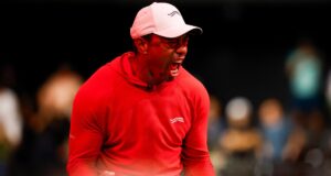 Tiger Woods lança míssil na frente de Jason Kelce e Travis Kelce após intenso momento TGL