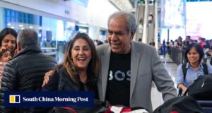 Enquanto o primeiro voo de volta de Dubai trouxe alívio e alegria para os moradores de Hong Kong retidos