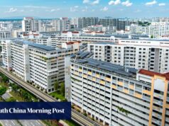 Homem de Singapura é condenado por fugir com o marido da amante agarrado ao capô do carro