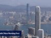 Proprietários de pequenos escritórios em Hong Kong recorrem a albergues estudantis e de coworking para sobreviver.