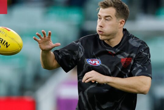 Essendon vs Hawthorn AFL AO VIVO: O homem do momento Merrett demite Dons mais cedo, Hawks assume a liderança estreita no confronto MCG