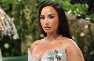 Demi Lovato chama relacionamento anterior de adolescência com ex-namorado de ‘não está bem’