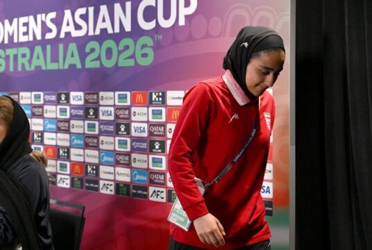 O jogador desaba ao falar sobre conflitos e preocupações familiares na Matildas Asian Cup