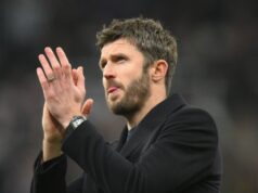 Man Utd Wonderkid, de 18 anos, retorna aos treinos do time principal para dar a Michael Carrick uma grande chance após dor de cartão vermelho na Copa da Inglaterra