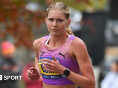 Os líderes do campeonato de meia maratona dos EUA tomaram o caminho errado do carro-guia.