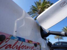 O administrador de Trump atua sobre as emissões de veículos da Califórnia e regras sobre gases de efeito estufa