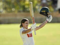Alice Perry e Annabelle Sutherland quebram recordes enquanto a Austrália assume o comando do teste diurno e noturno contra a Índia
