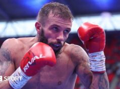 Jaza Dickens x Anthony Kekis: O homem de Belfast parece se tornar bicampeão depois de contratempos anteriores.