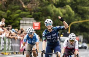 Uma ligação tardia tornou-se a segunda vitória de Sophie Edwards no Warrnambool Women’s Classic de longa distância.