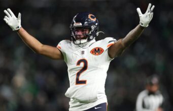 Negociação de DJ Moore; Torneios e torneios de conferência da NCAA