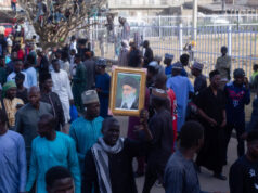 Os nigerianos lamentam o assassinato do líder iraniano, aiatolá Ali Khamenei, no conflito Israel-Irã.