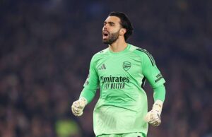 David Raya encanta jovem torcedor do Arsenal com gesto elegante após vitória do Brighton