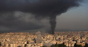 Especialista: O Hezbollah declara sua prontidão para uma “guerra aberta” com Israel em meio à escalada