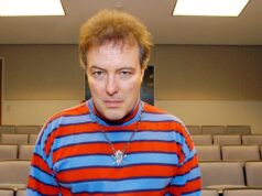 O vocalista do Dead Kennedys, Jello Biafra, foi hospitalizado após sofrer um derrame