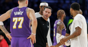 O técnico do Lakers, JJ Redick, tem uma discussão acalorada com Luka Dončić: ‘Não sei por que isso se tornou viral’