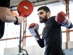 Karen Chukhadzian se compromete com a oferta de eliminação do título IBF de Paddy Donovan