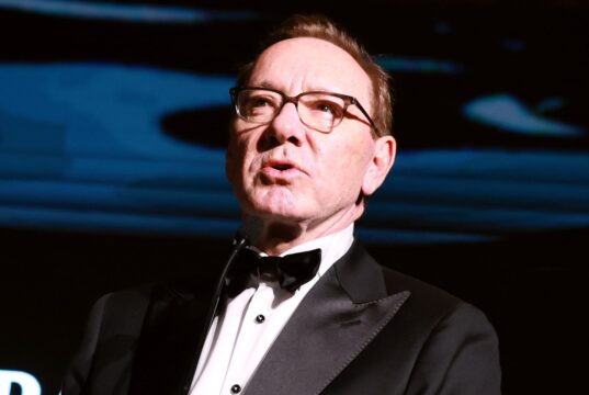 Kevin Spacey testemunha e admite diagnóstico de ‘comportamento sexualmente obsessivo-compulsivo’