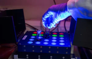 Um erro do laboratório de Cambridge revela uma nova maneira poderosa de modificar moléculas de medicamentos