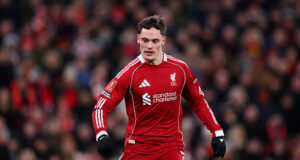 Arne Slot confirma que Florian Wirtz está lesionado antes do Liverpool x Wolves