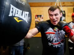 Mateusz Masternak elogia Vidal Riley por ‘sacrifícios’