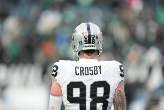 Ravens desiste da negociação de Maxx Crosby depois de concordar em enviar duas escolhas de primeira rodada para Raiders