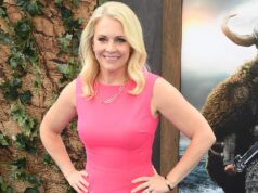 Melissa Joan Hart destacou o biquíni oceânico que ela tirou em sua nova foto de perfil do Instagram